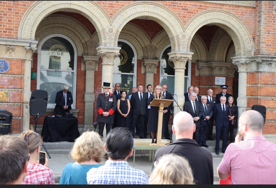 Mayor, Councillors, Bellman and others on Town Hall Steps
